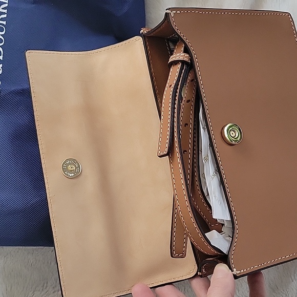Dooney & Bourke Beacon East/West crossbody NWOT - Picture 6 of 13